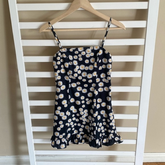 Princess Polly Black Dear Daisy Mini Dress Ruffle Hem Size 0 - Picture 2 of 12